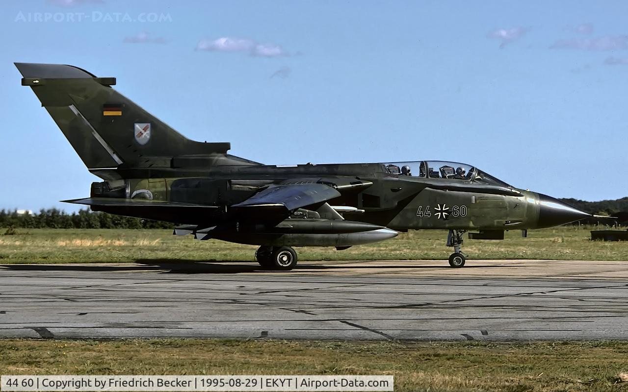 44 60, Panavia Tornado IDS C/N 404/GS117/4160, taxying to the active