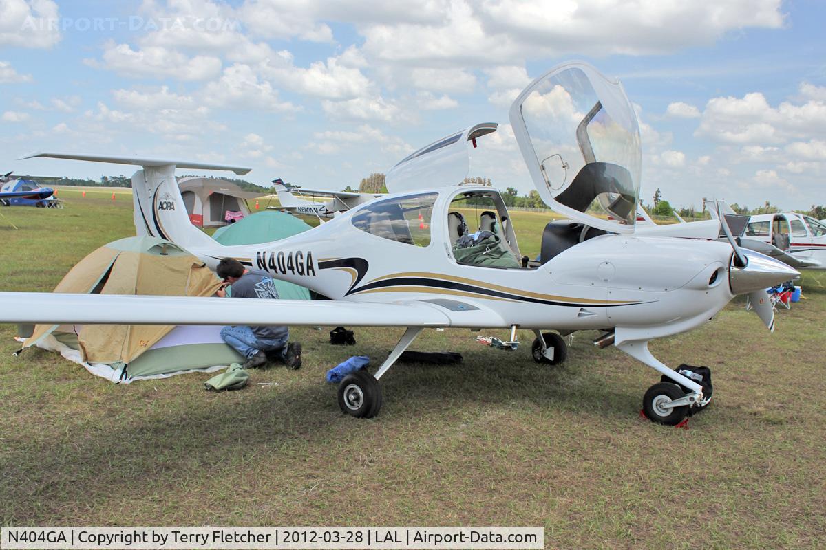 N404GA, Diamond DA-40 Diamond Star C/N 40.1063, At 2012 Sun N Fun at Lakeland , Florida