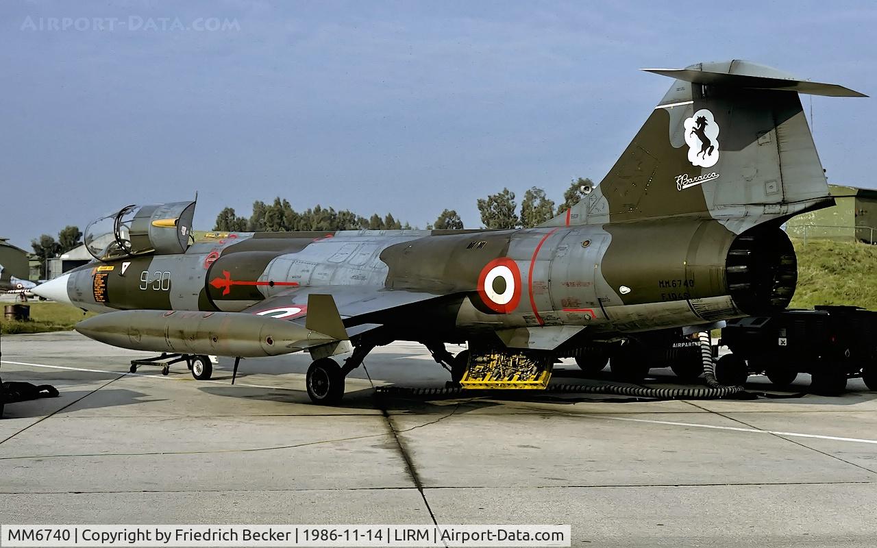 MM6740, Aeritalia F-104S ASA-M Starfighter C/N 1040, flightline at Grazzanise AB