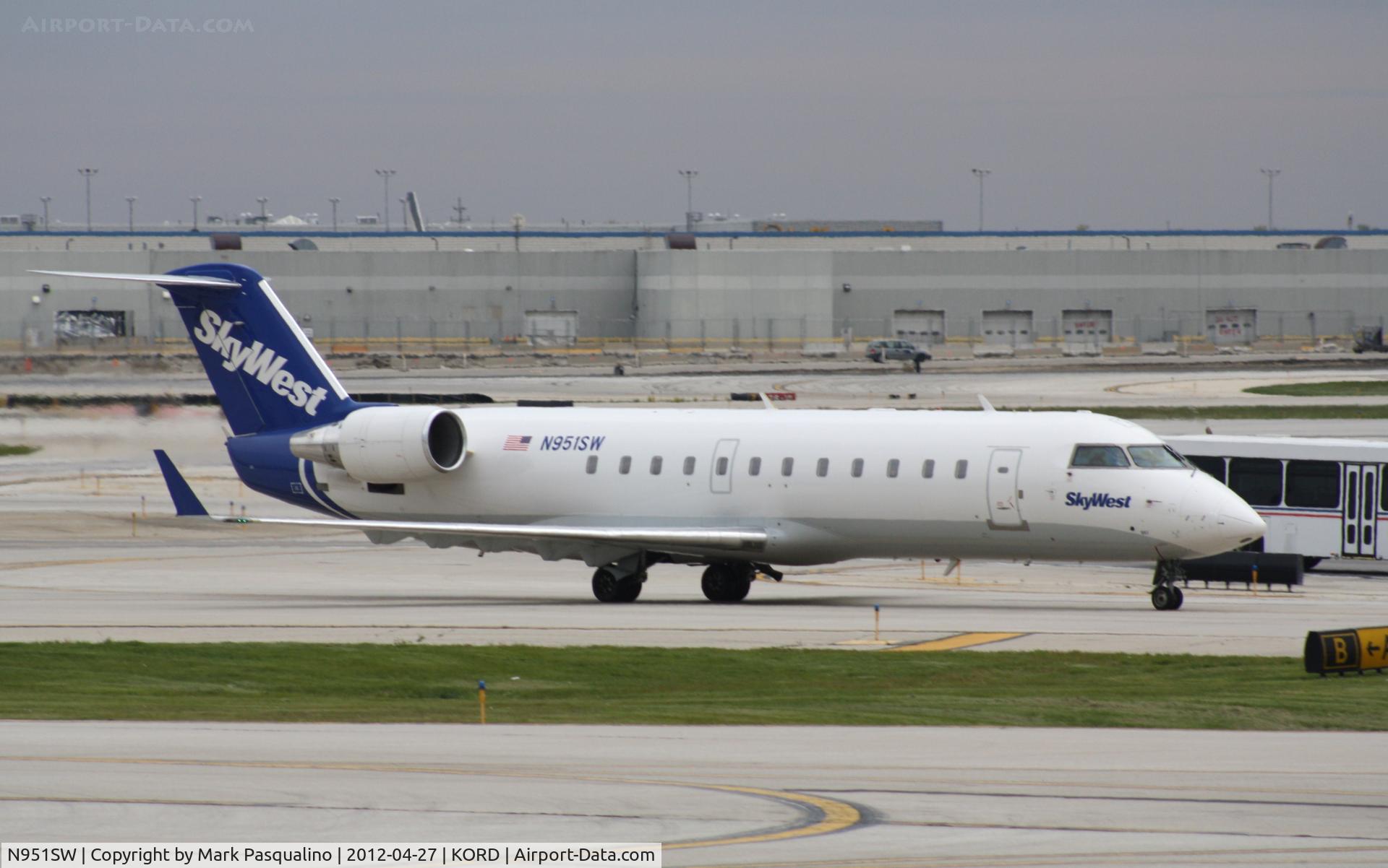 N951SW, 2003 Bombardier CRJ-200LR (CL-600-2B19) C/N 7795, CL-600-2B19
