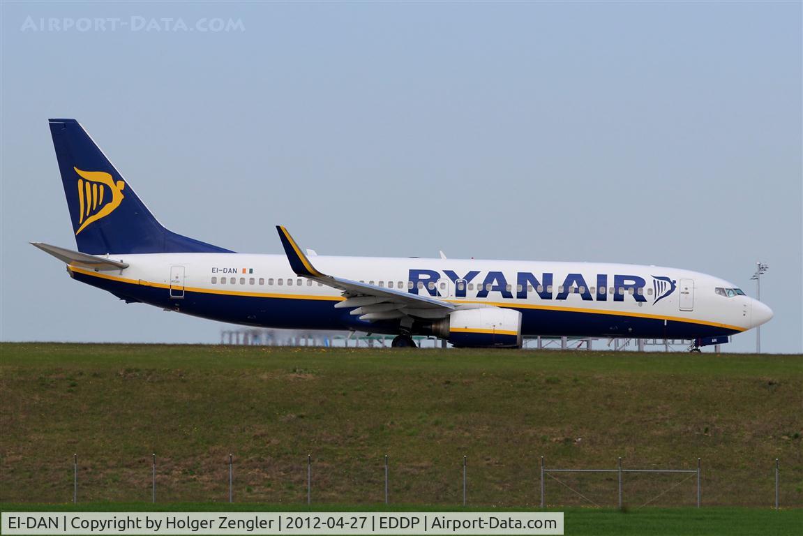 EI-DAN, 2003 Boeing 737-8AS C/N 33549, Departing to Rome Ciampino....