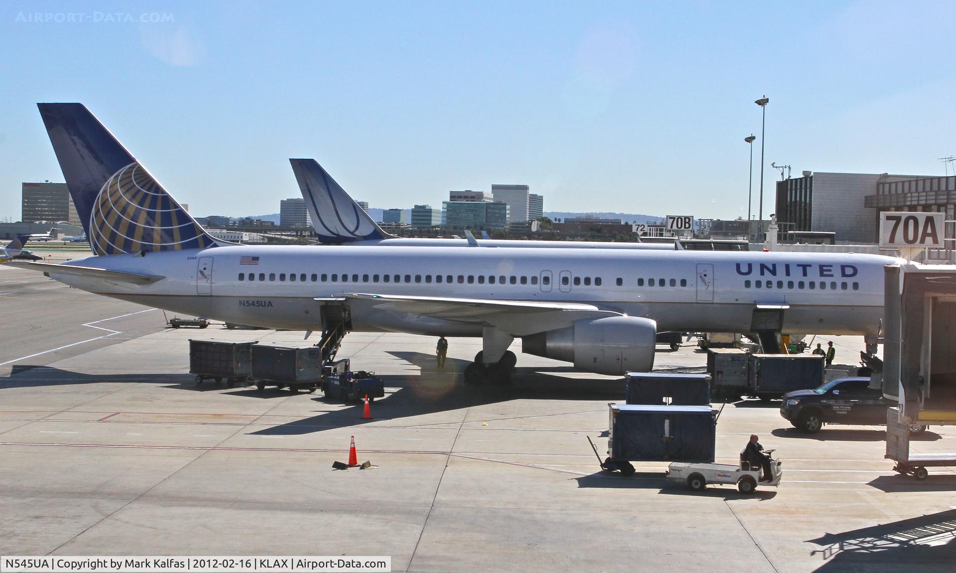 N545UA, 1991 Boeing 757-222 C/N 25323, United Airlines Boeing 757-222, UAL366 at Gate 70B KLAX, loading up for a trip to Kahului/PHOG.