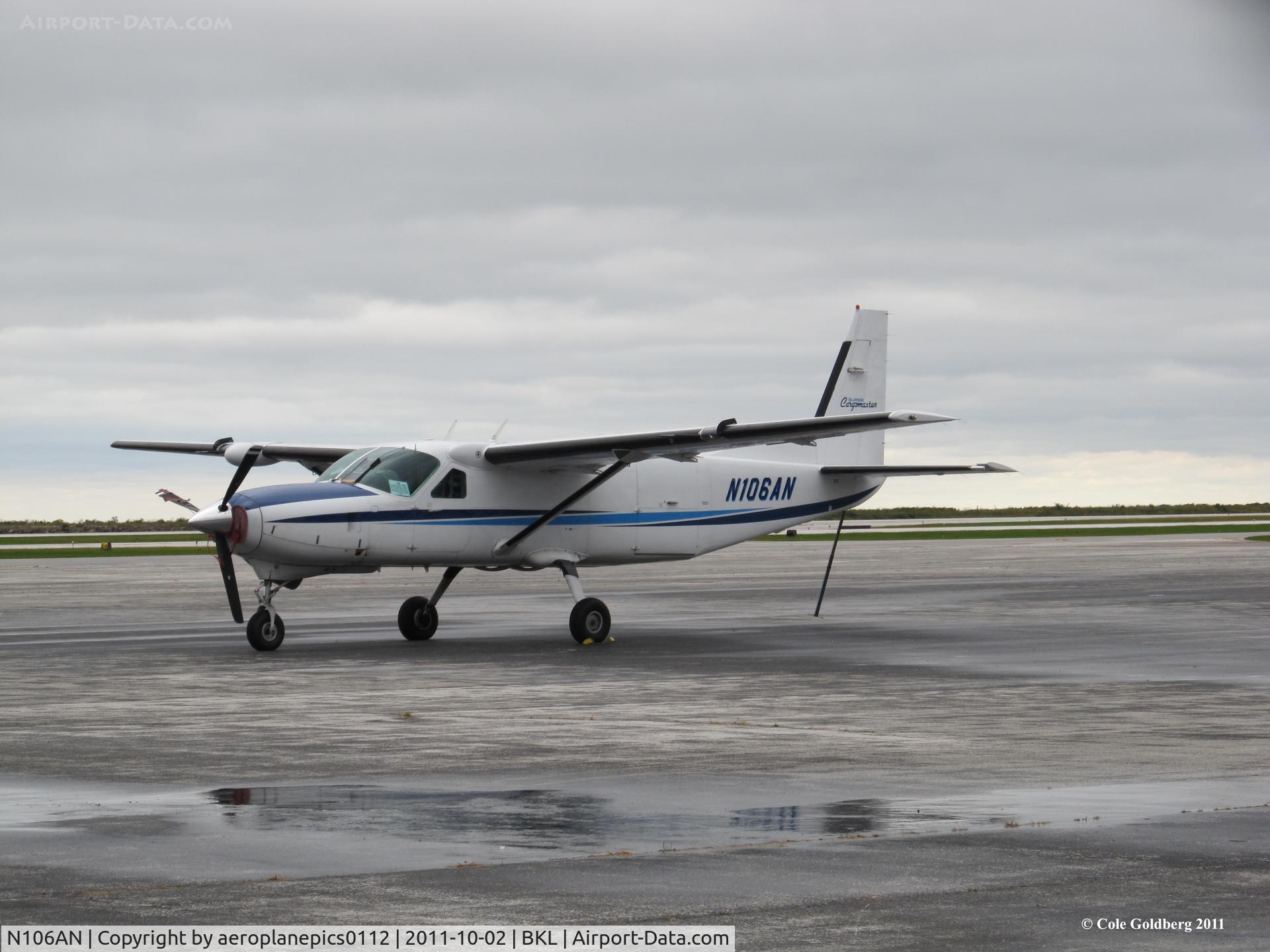 N106AN, 2002 Cessna 208B Super Cargomaster C/N 208B0917, N106AN seen at KBKL