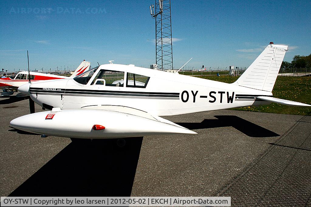 OY-STW, 1964 Piper PA-28 Cherokee 235 C/N 28-10363, Copenhagen Kastrup 2.5.12
