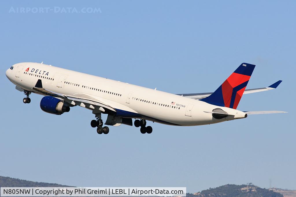 N805NW, 2003 Airbus A330-323 C/N 0552, Taken at BCN