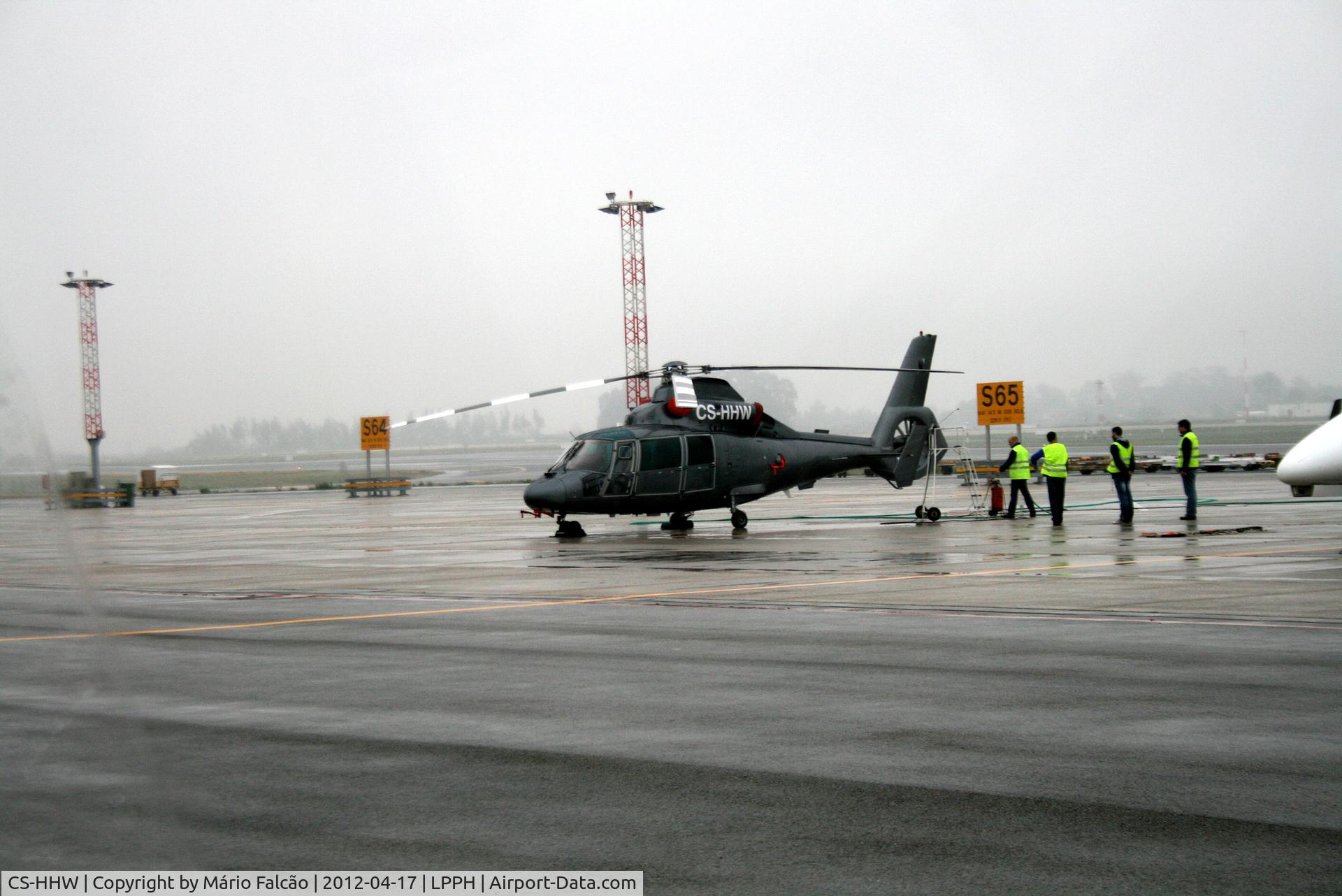 CS-HHW, Aérospatiale AS-365N-1 Dauphin 2 C/N 6307, At Porto airport (Portugal) with rain.