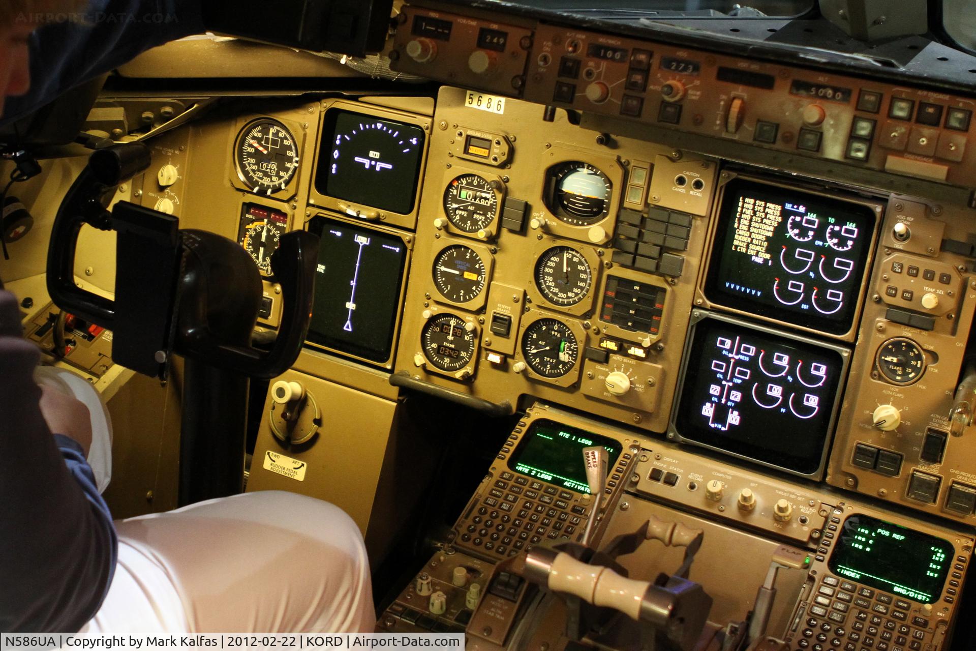 N586UA, 1993 Boeing 757-222F C/N 26710, United Airlines Boeing 757-222, UAL696 flight deck after arriving at ORD from LAX.