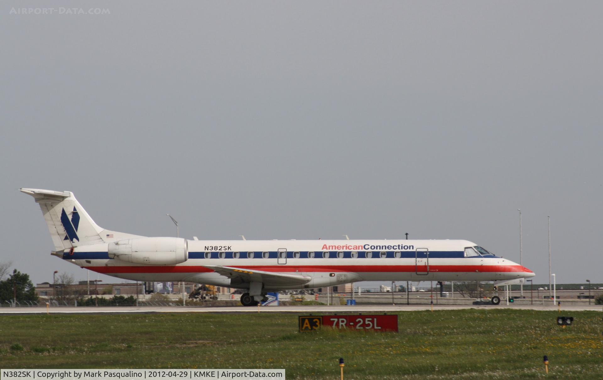 N382SK, 2002 Embraer ERJ-140LR (EMB-135KL) C/N 145624, EMB-135KL