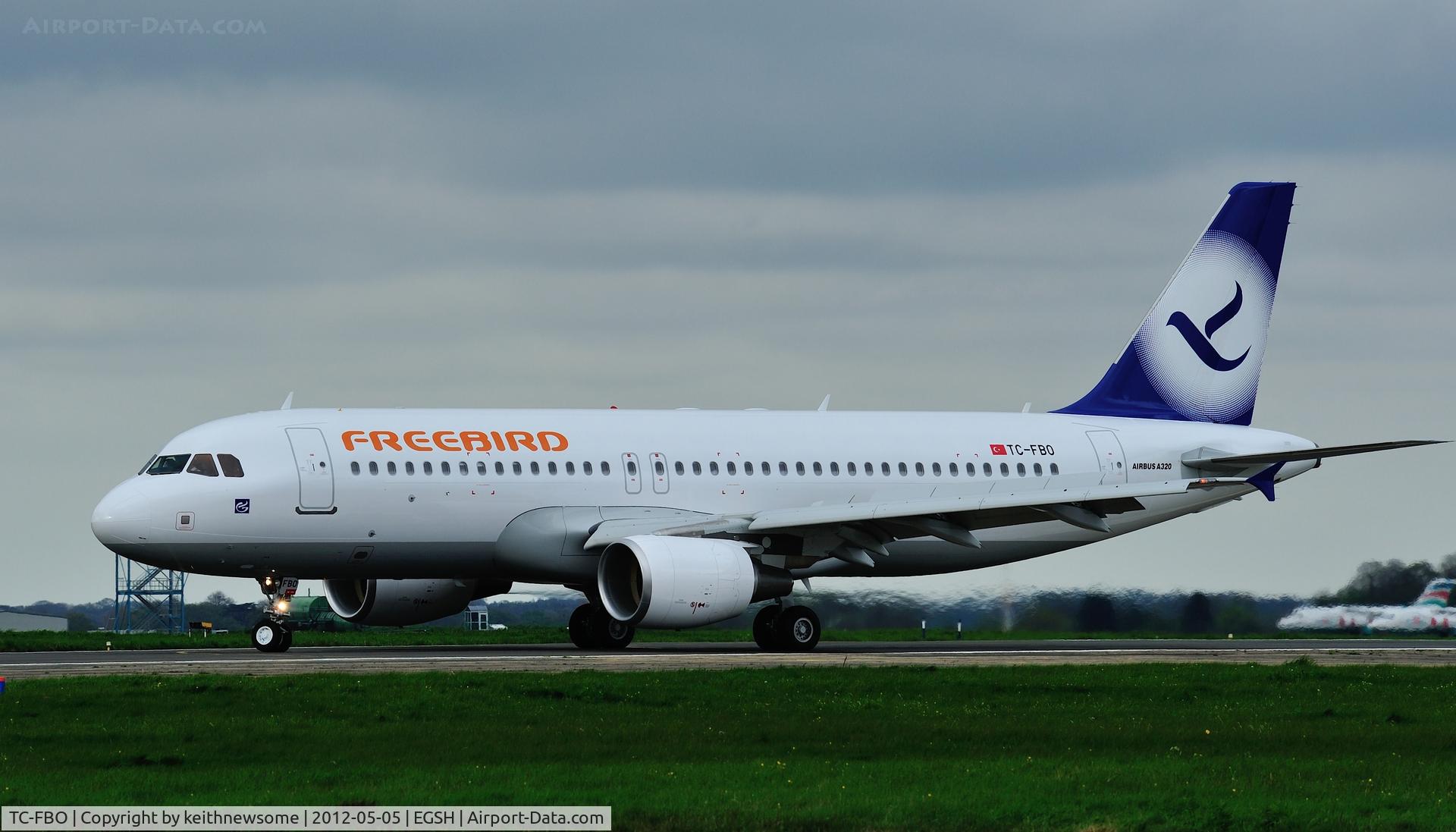 TC-FBO, 2012 Airbus A320-214 C/N 5096, Turning at 09 for departure.