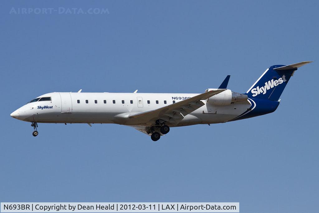 N693BR, 2003 Bombardier CRJ-200ER (CL-600-2B19) C/N 7761, SkyWest Airlines N693BR (FLT SKW4656) from Metropolitan Oakland Int'l (KOAK) on short final to RWY 25L.