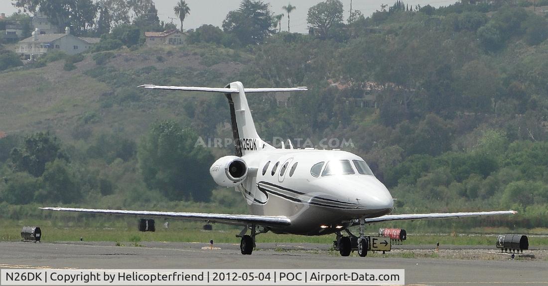 N26DK, 2008 Hawker Beechcraft Corp 390 C/N RB-226, After landing, taxiing on taxiway Sierra towards 26L