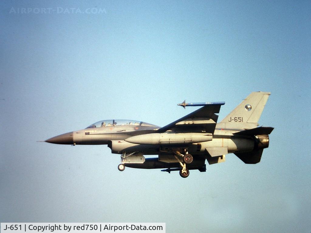 J-651, Fokker F-16B Fighting Falcon C/N E6-16, Photograph by Edwin van Opstal with permission. Scanned from a color slide.