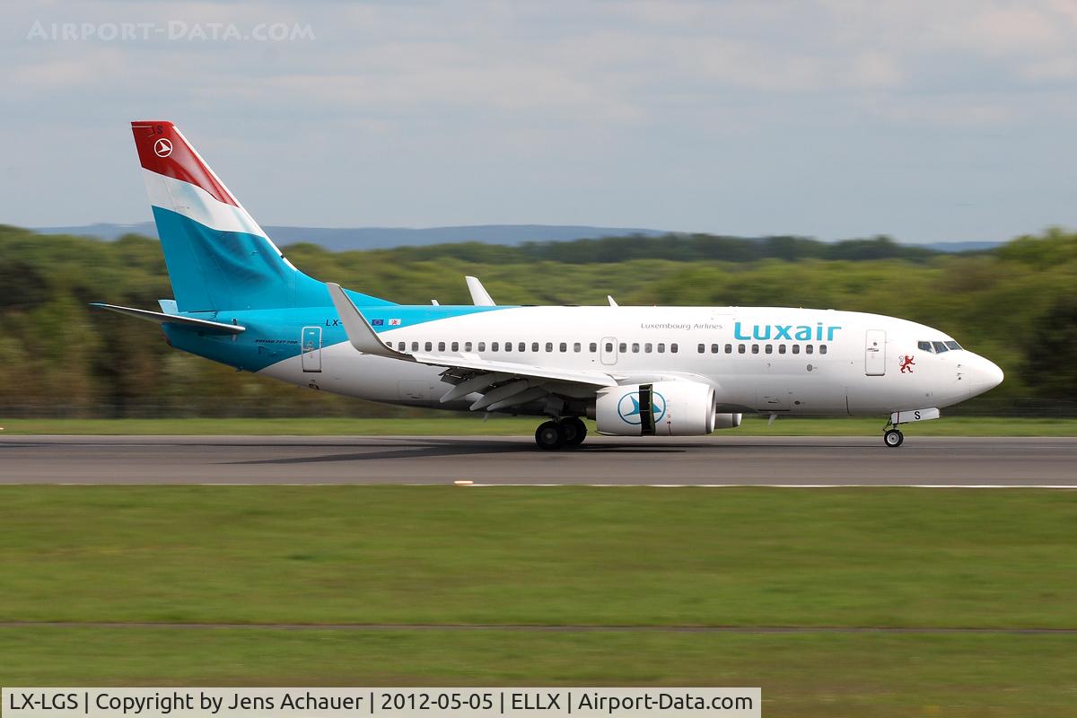 LX-LGS, 2005 Boeing 737-7C9 C/N 33956, Landing on rwy 24