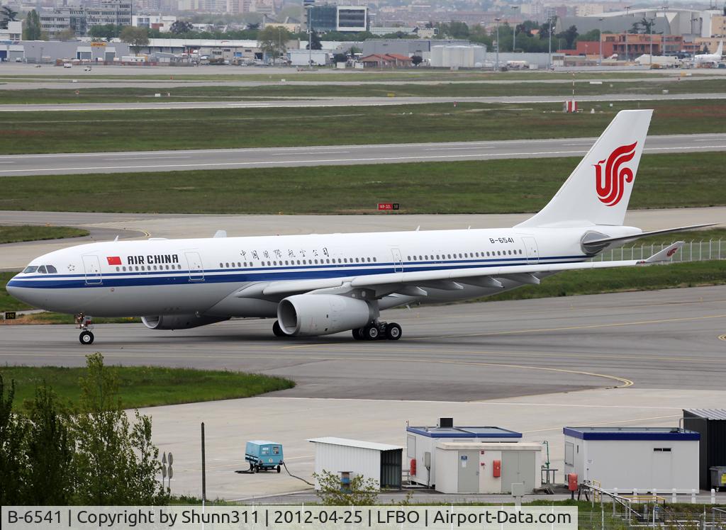 B-6541, 2012 Airbus A330-243 C/N 1304, Delivery day...
