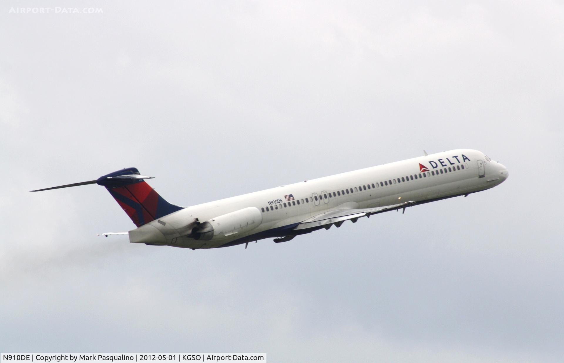 N910DE, 1992 McDonnell Douglas MD-88 C/N 53419, MD-88