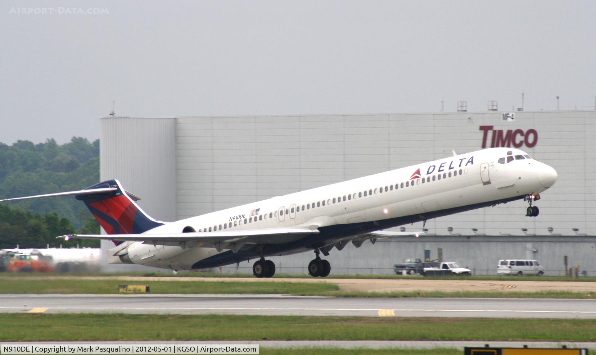 N910DE, 1992 McDonnell Douglas MD-88 C/N 53419, MD-88