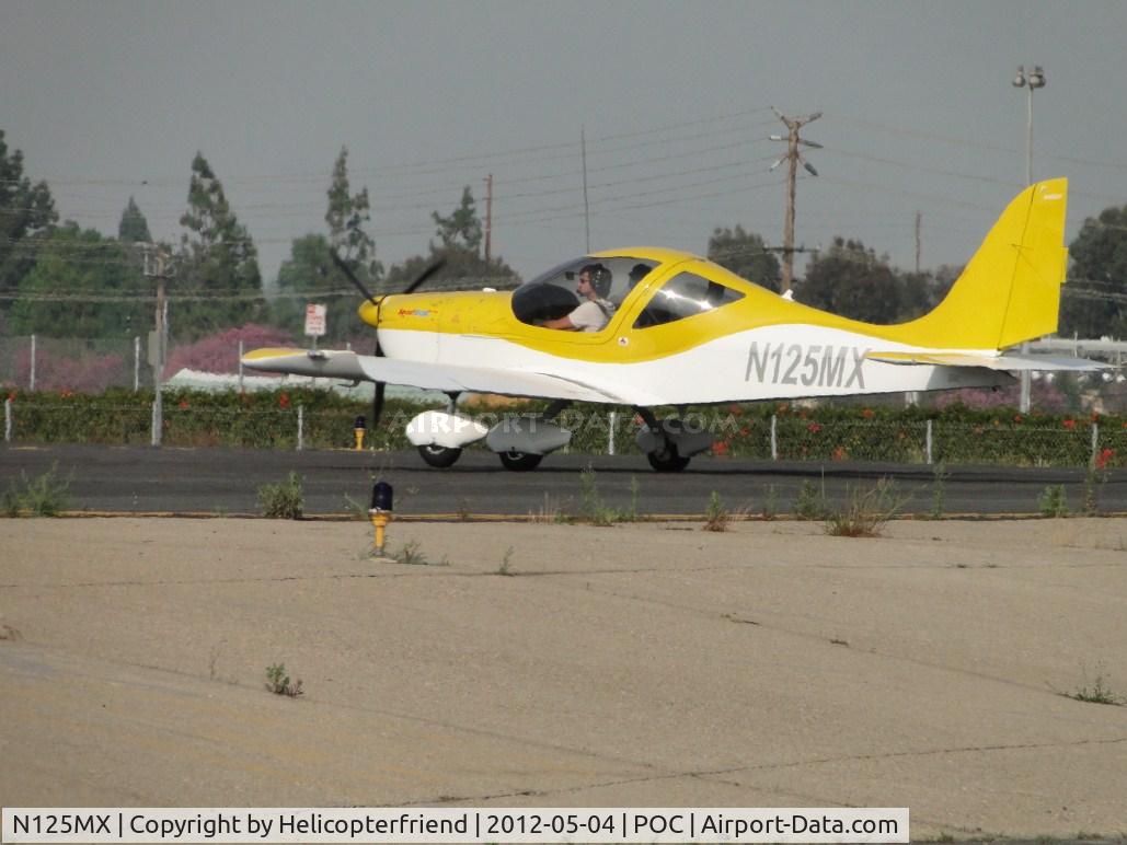 N125MX, 2009 Evektor-Aerotechnik Sportstar Max C/N 2009 1205, Waiting for permission to take off on 26L