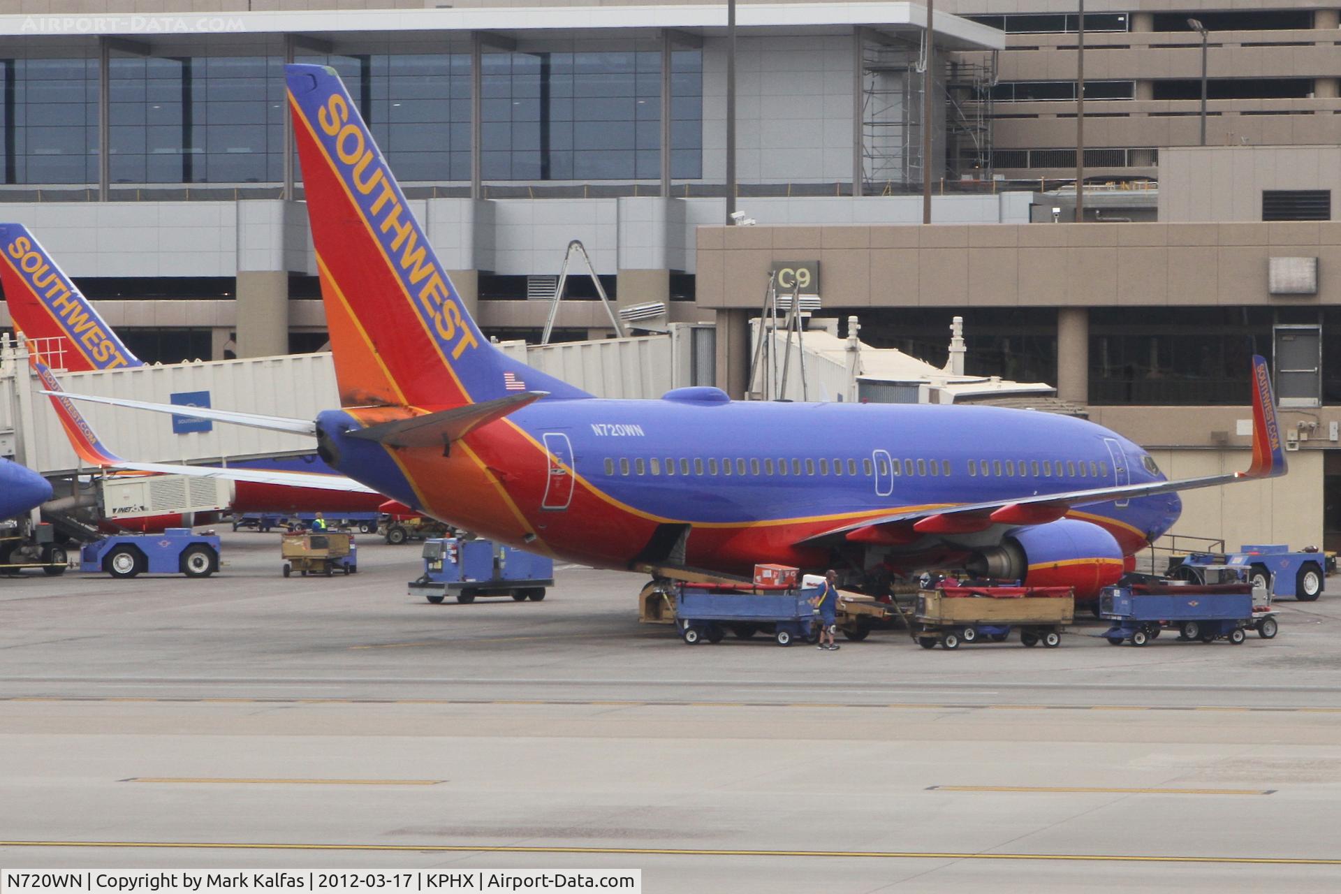 N720WN, 1998 Boeing 737-7H4 C/N 27854, Southwest Airlines Boeing 737-7H4 at gate C9, Terminal 4 Phoenix Sky Harbor.