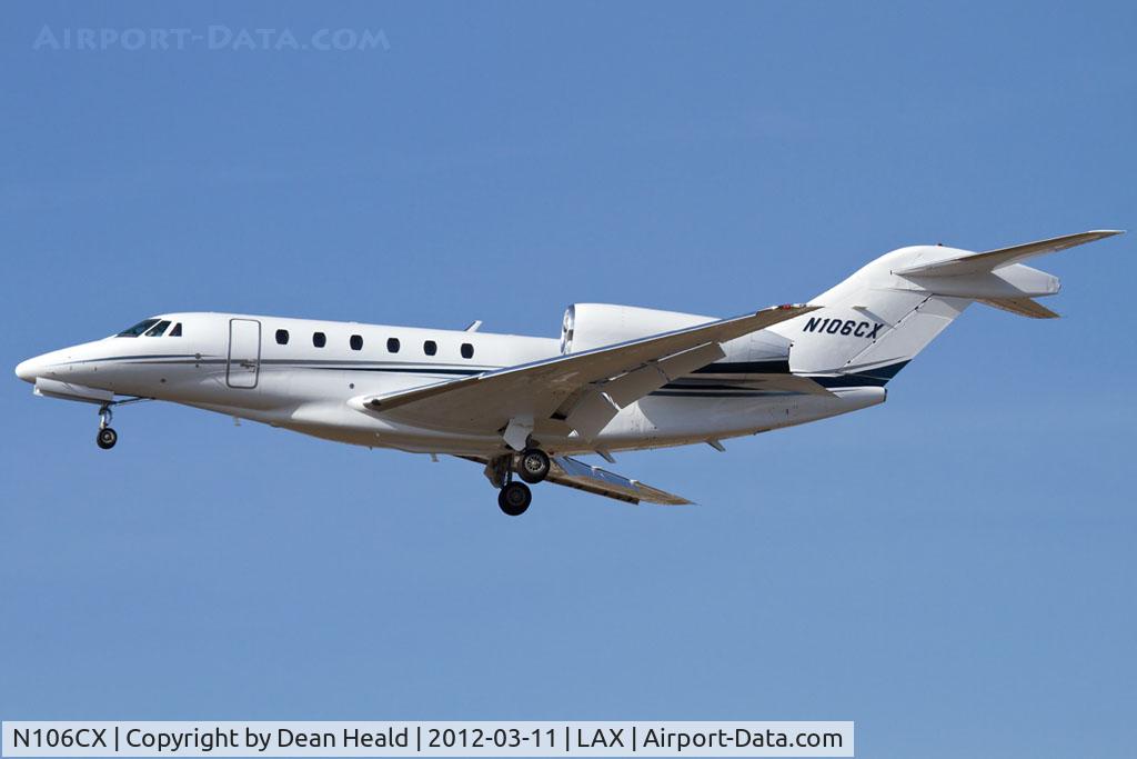 N106CX, 2000 Cessna 750 Citation X Citation X C/N 750-0106, Mike's Airplane Rentals Inc 2000 Cessna 750 Citation X N106CX from Tampa Int'l (KTPA) on short final to RWY 25L.
