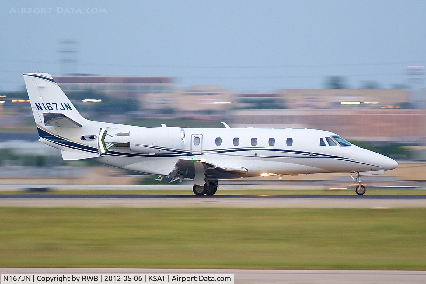 N167JN, 2012 Cessna 560 Citation XLS+ C/N 560-6100, Braking on 12R