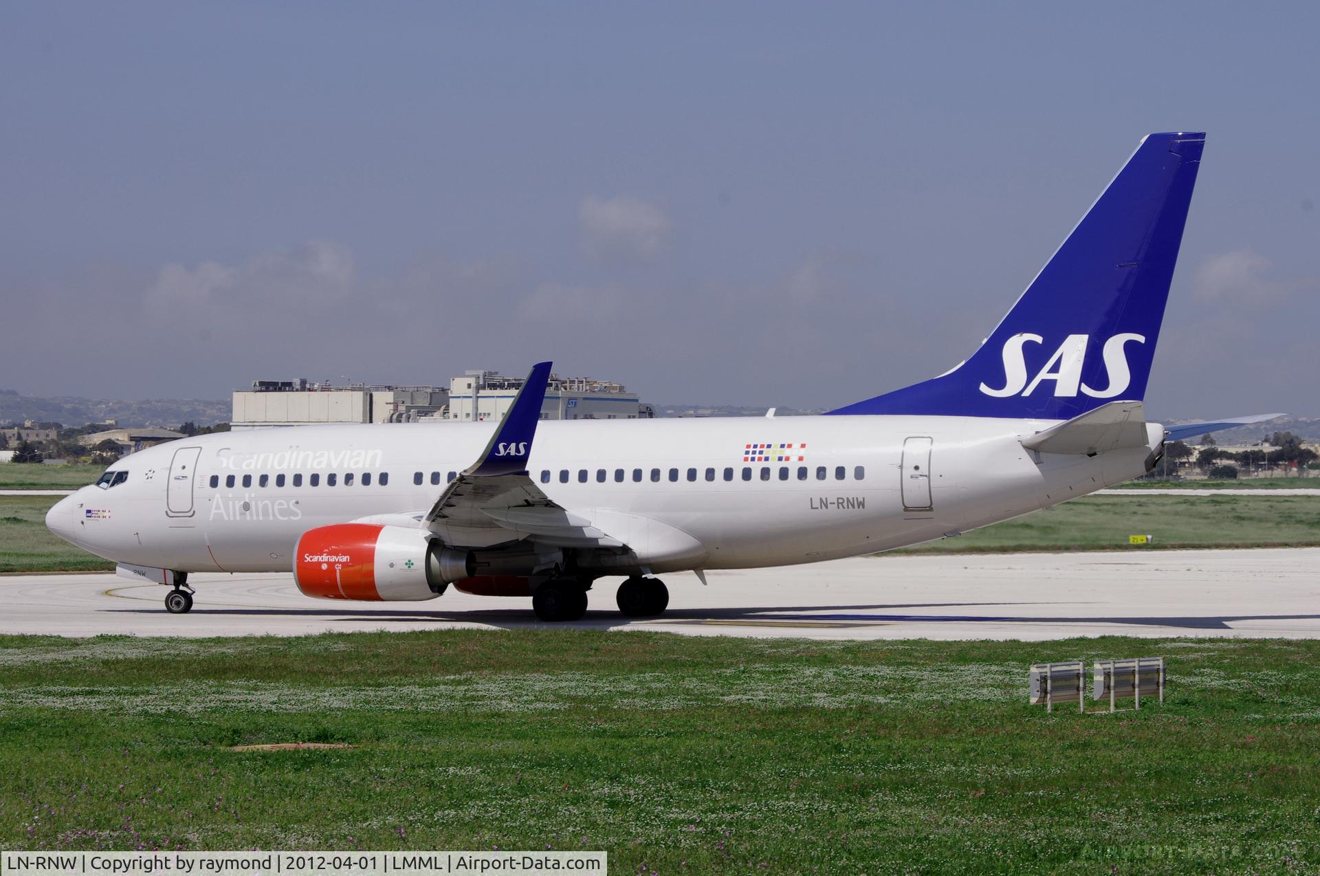 LN-RNW, 2010 Boeing 737-783 C/N 34549, B737 LN-RNW SAS while taxying out for departure