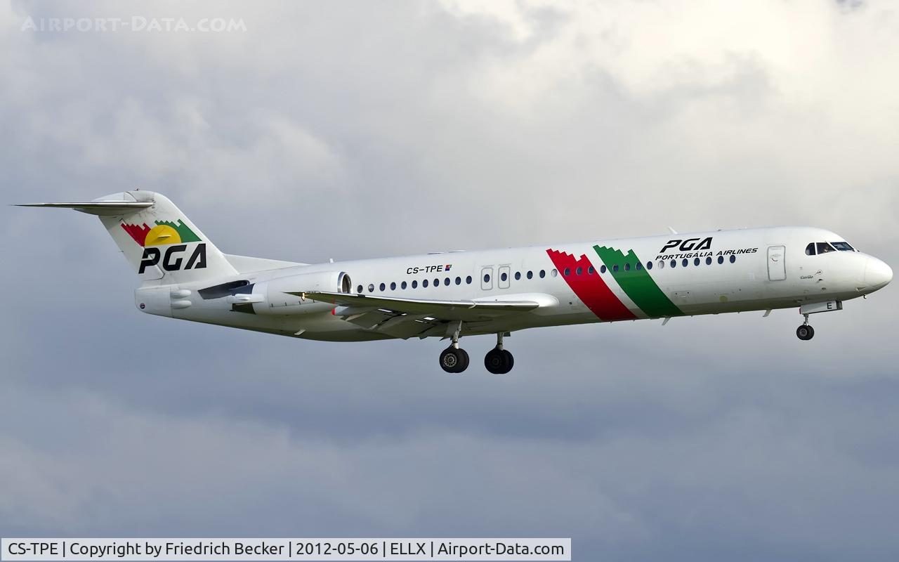 CS-TPE, 1991 Fokker 100 (F-28-0100) C/N 11342, on final RW24