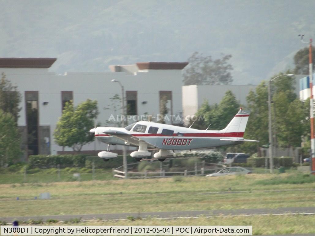 N300DT, 1978 Piper PA-32-300 Cherokee Six Cherokee Six C/N 32-7840174, Lifting off from the runway