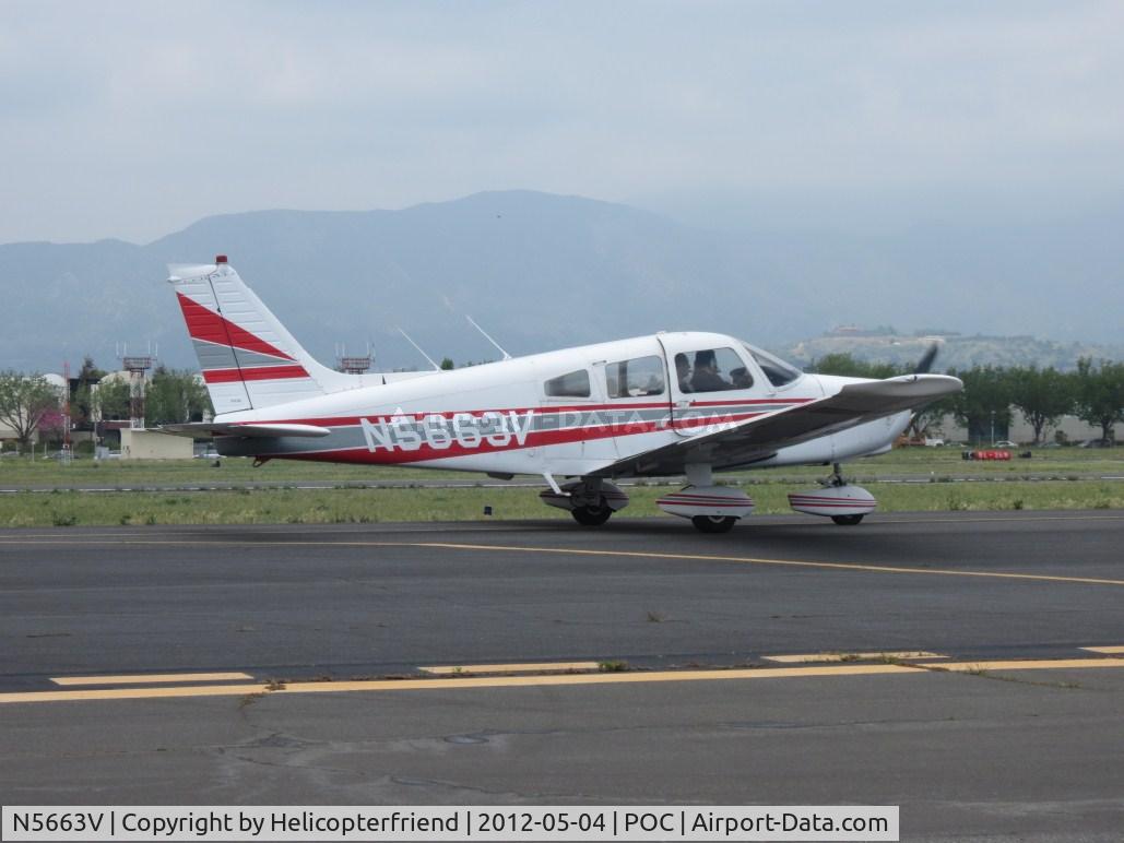 N5663V, Piper PA-28-161 C/N 28-7716193, Taxiing towards runway 26