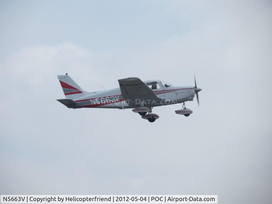 N5663V, Piper PA-28-161 C/N 28-7716193, Taking off from 26L