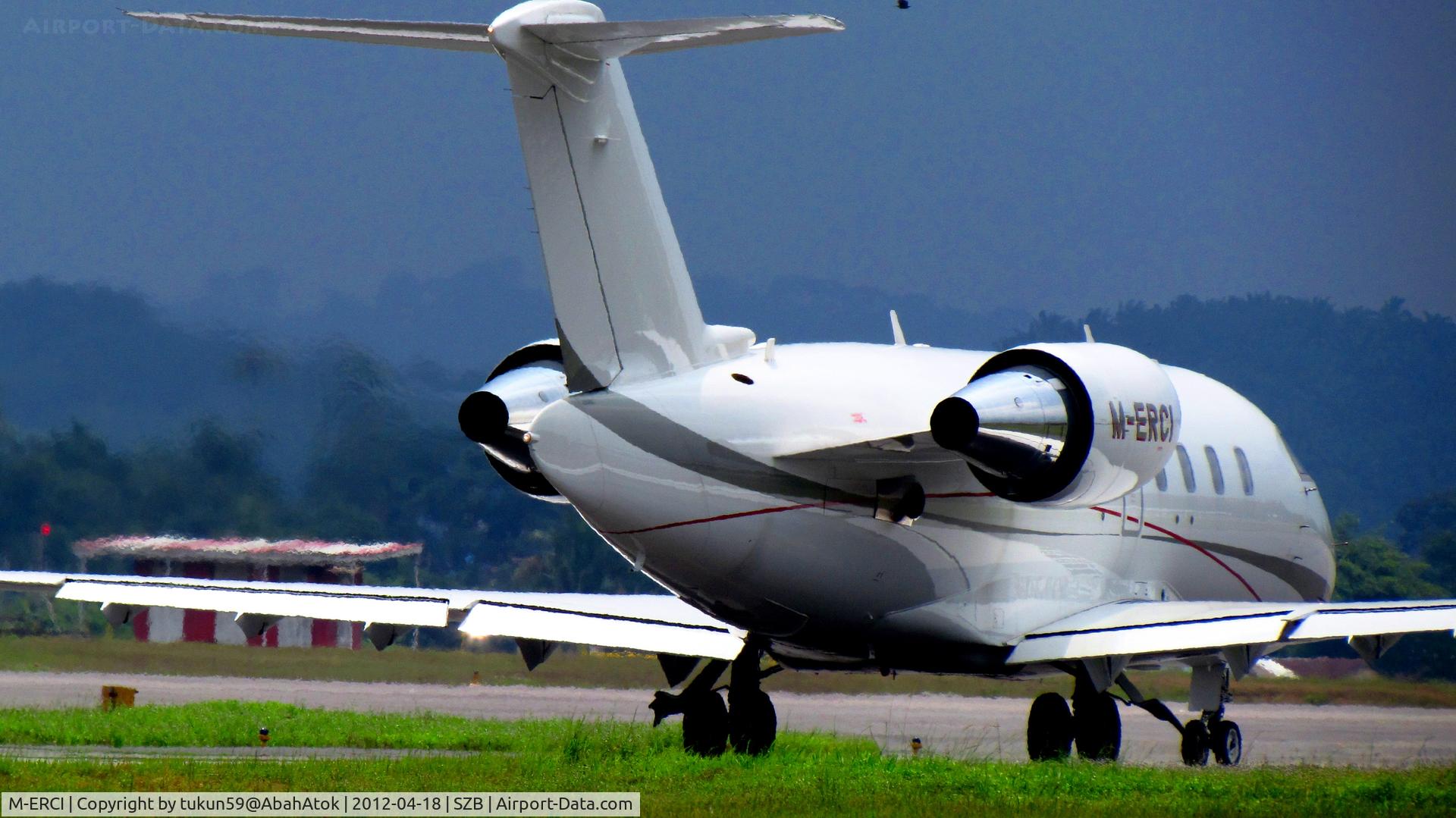 M-ERCI, 2010 Bombardier Challenger 605 (CL-600-2B16) C/N 5841, Private Plane