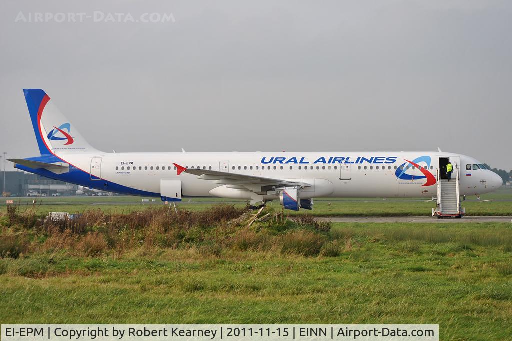 EI-EPM, 1998 Airbus A321-211 C/N 0775, Parked up before delivery