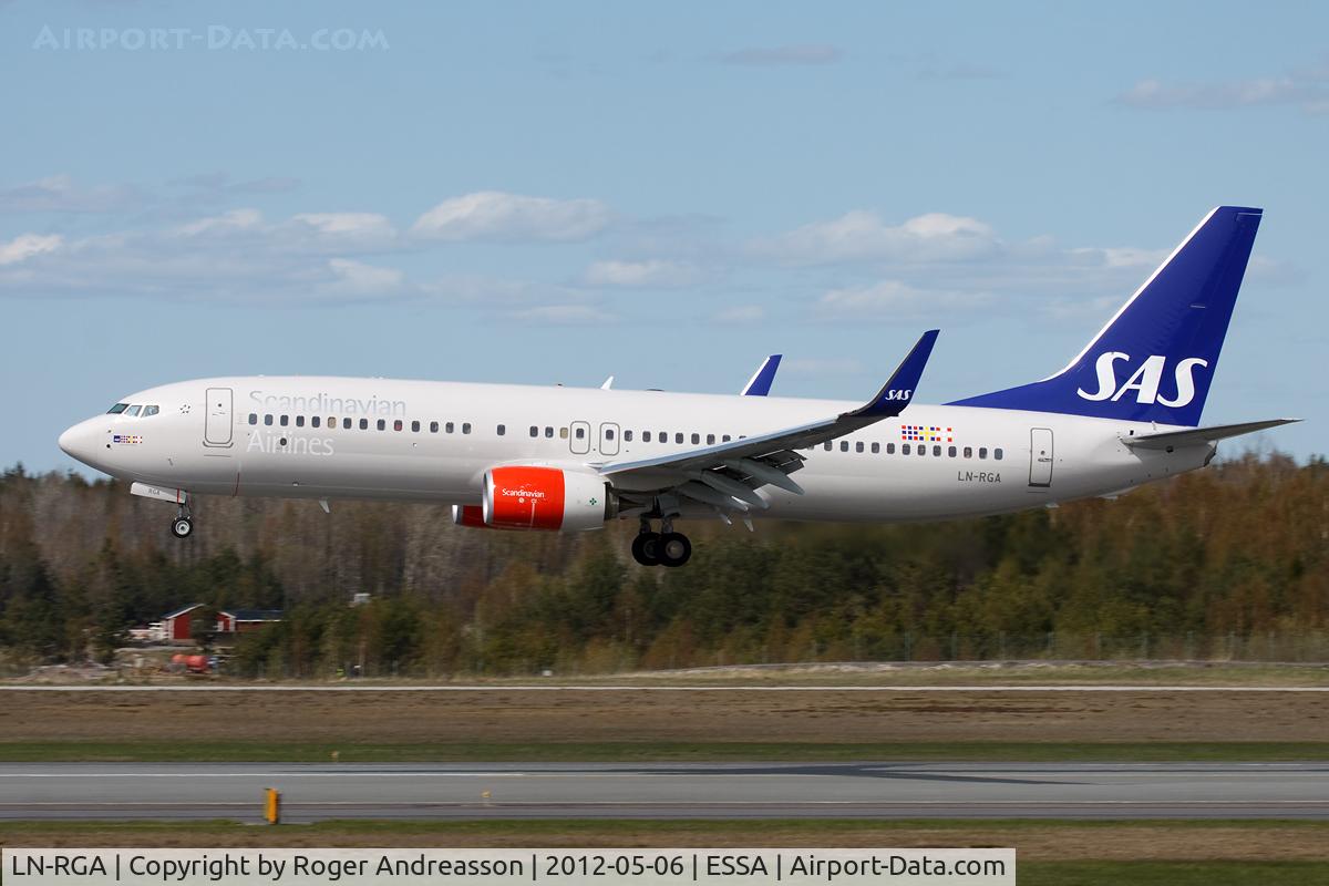 LN-RGA, 2012 Boeing 737-86N C/N 39397, SK2586 from Barcelona