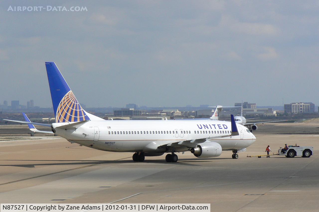 N87527, 2010 Boeing 737-824 C/N 38701, At DFW Airport