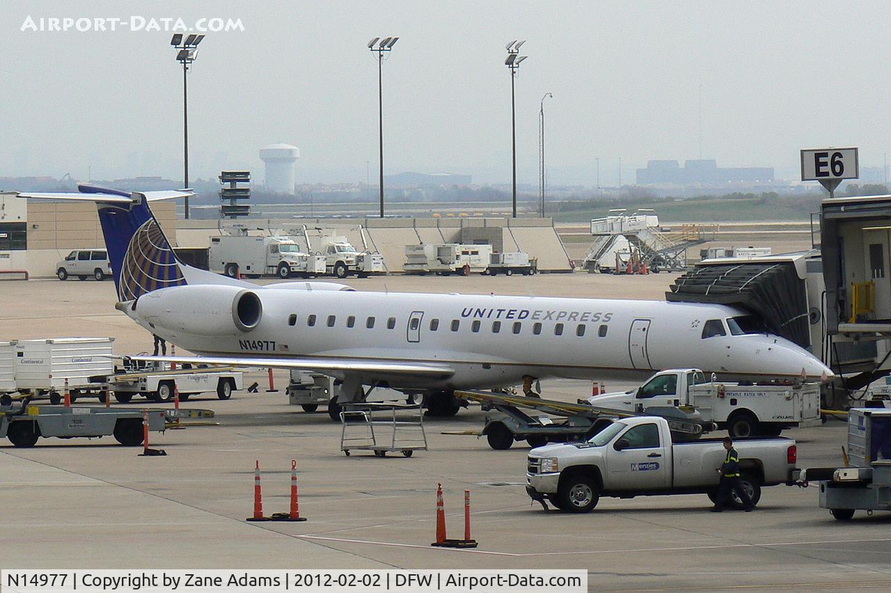 N14977, 1999 Embraer ERJ-145LR (EMB-145LR) C/N 145175, At DFW Airport