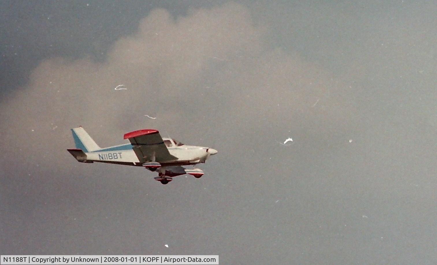 N1188T, 1964 Piper PA-28-180 C/N 28-1883, Another Angle