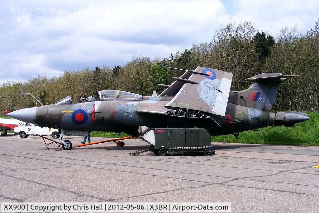 XX900, 1976 Hawker Siddeley Buccaneer S.2B C/N B3-05-75, at the Cold War Jets open day, Bruntingthorpe