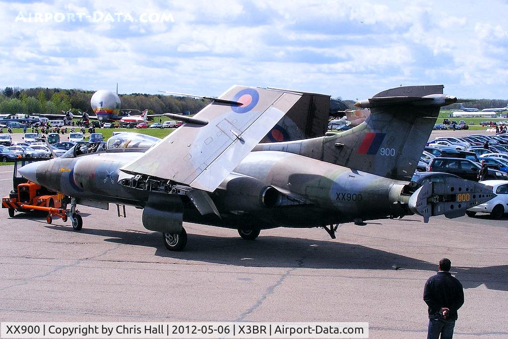 XX900, 1976 Hawker Siddeley Buccaneer S.2B C/N B3-05-75, at the Cold War Jets open day, Bruntingthorpe