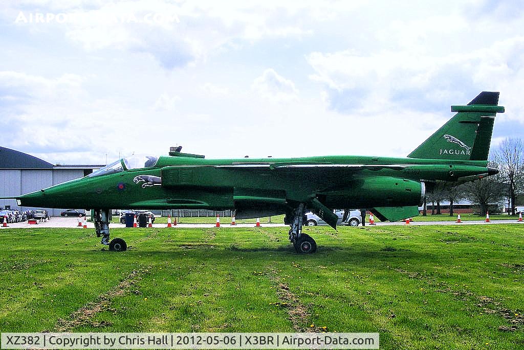 XZ382, 1977 Sepecat Jaguar GR.1 C/N S.147, at the Cold War Jets open day, Bruntingthorpe