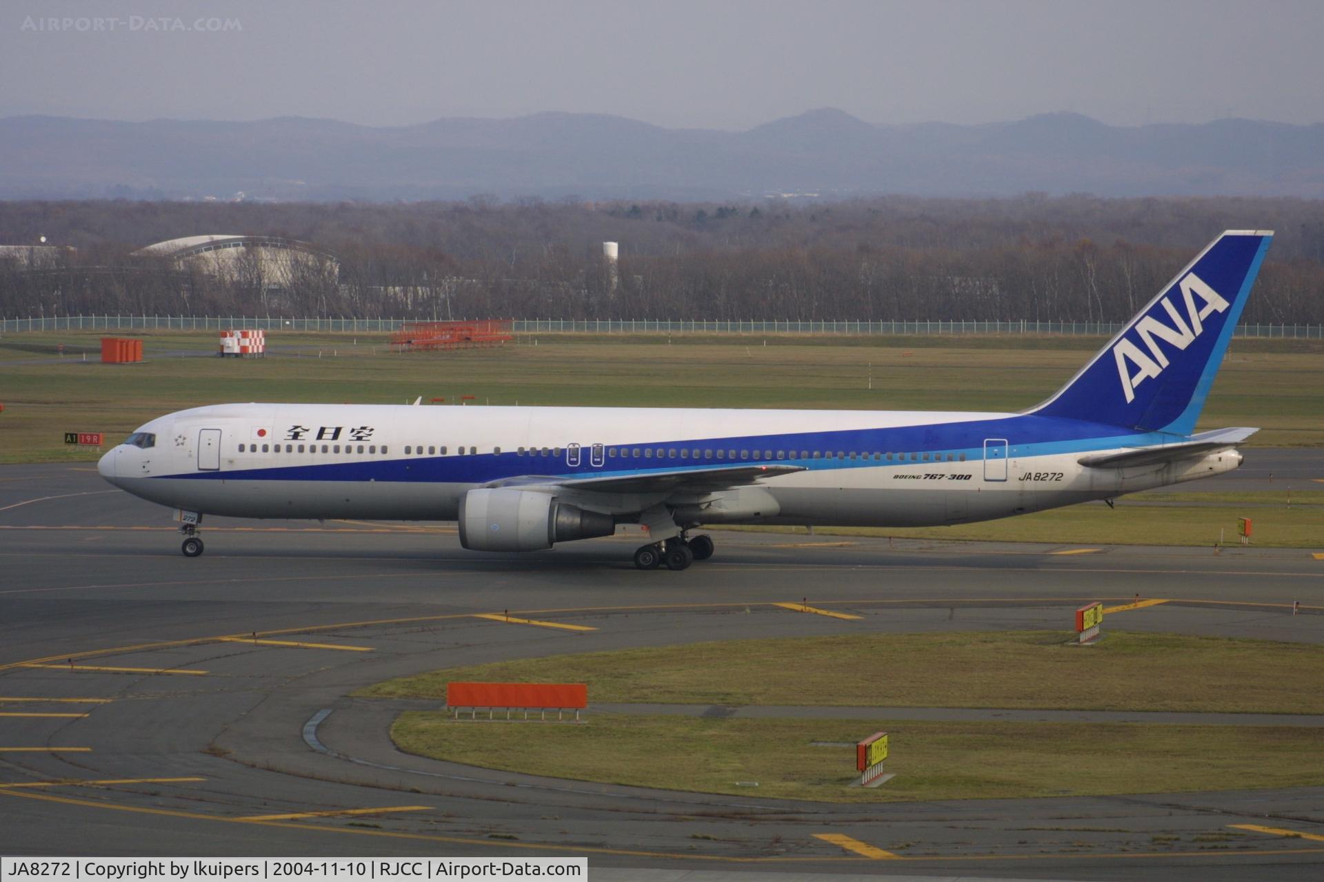 JA8272, 1988 Boeing 767-381 C/N 24003, All Nippon Airways on Sapporo Chitose