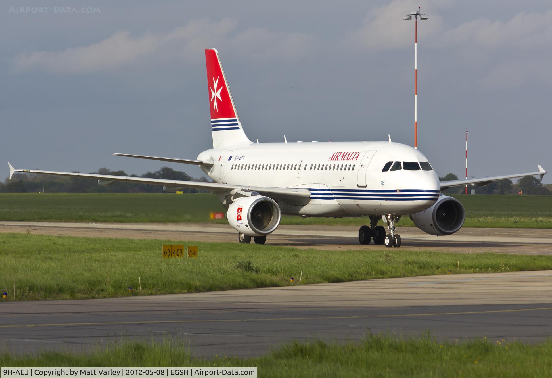 9H-AEJ, 2004 Airbus A319-112 C/N 2186, Arriving at EGSH.