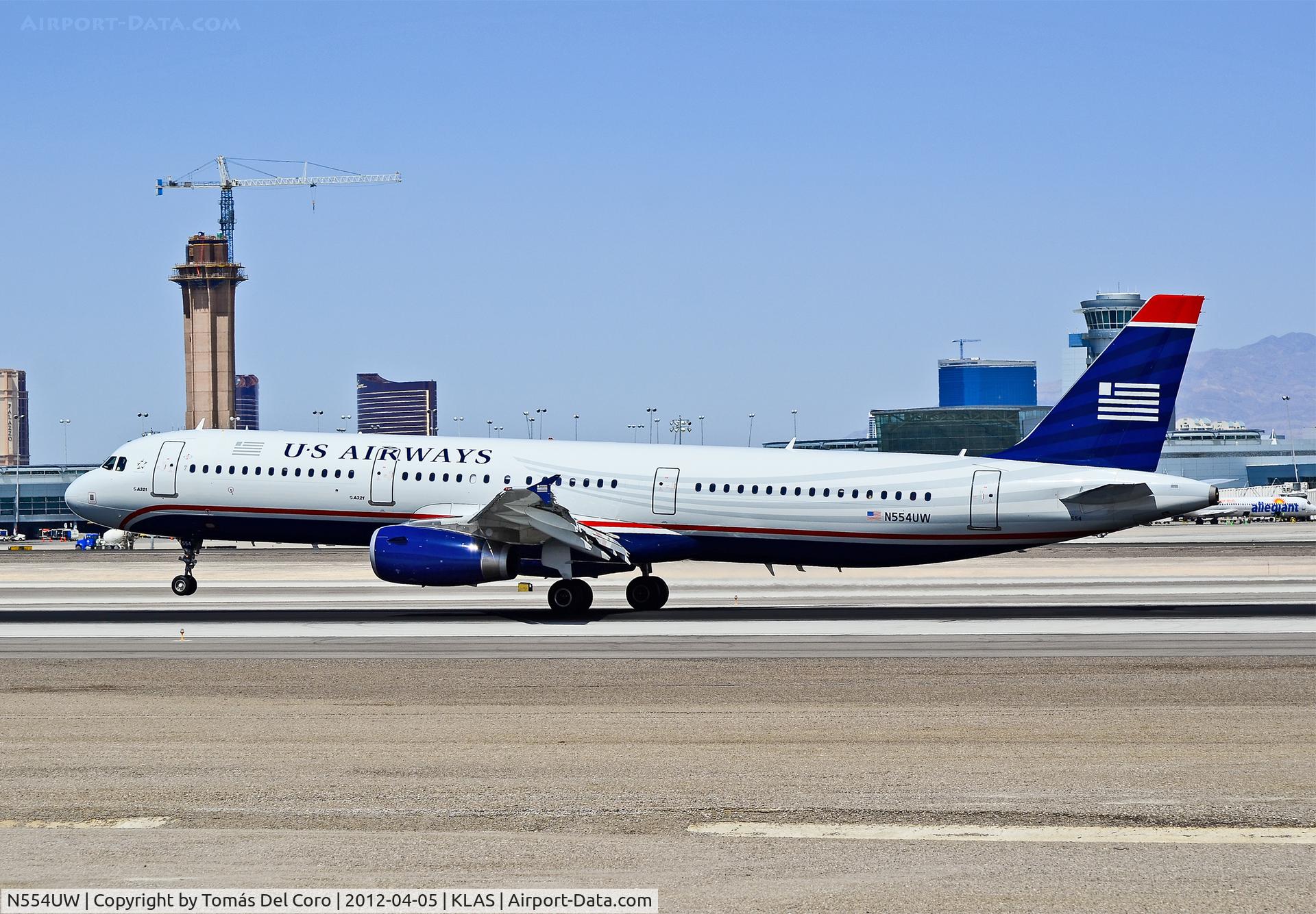N554UW, 2011 Airbus A321-231 C/N 4866, N554UW US Airways 2011 Airbus A321-231 C/N 4866

- Las Vegas - McCarran International (LAS / KLAS)
USA - Nevada, April 5, 2012
Photo: Tomás Del Coro