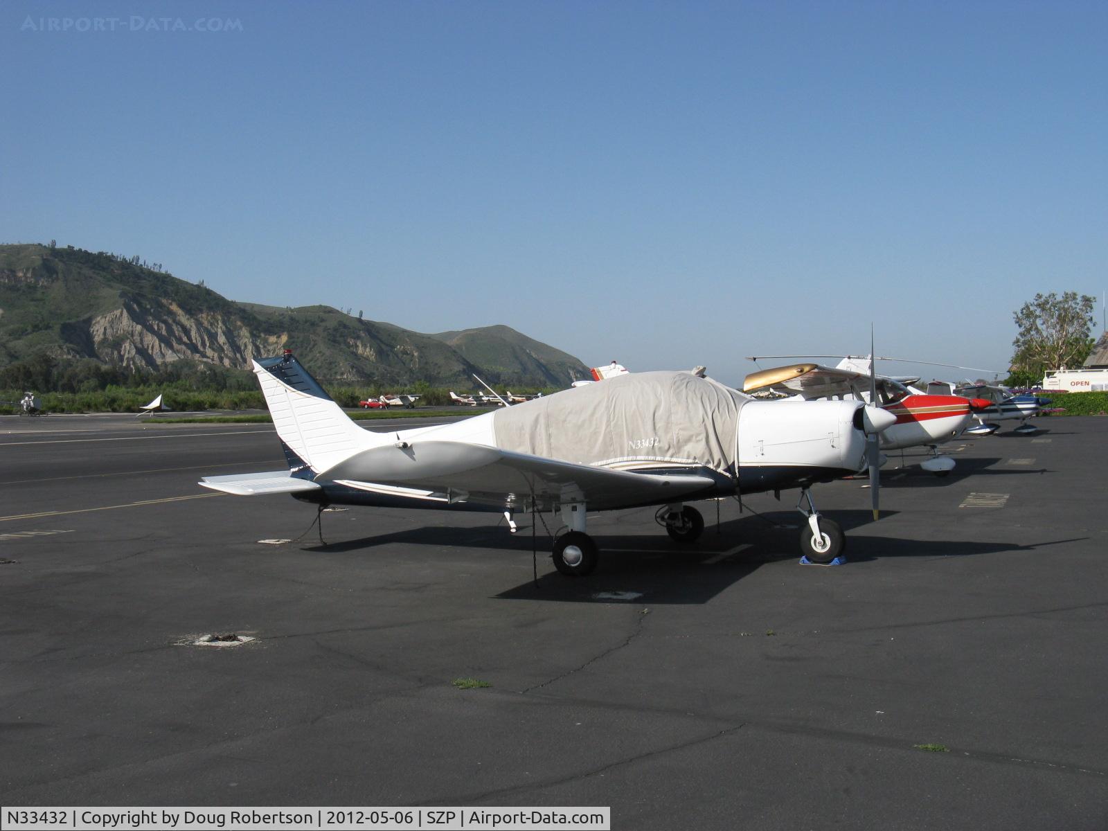 N33432, 1975 Piper PA-28-140 C/N 28-7525189, 1975 Piper PA-28-140 CHEROKEE, Lycoming O-320-E2A 150 Hp