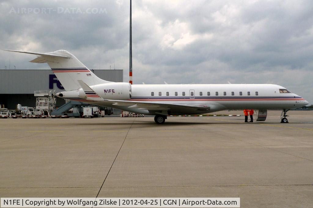 N1FE, 2001 Bombardier BD-700-1A10 Global Express C/N 9091, visitor