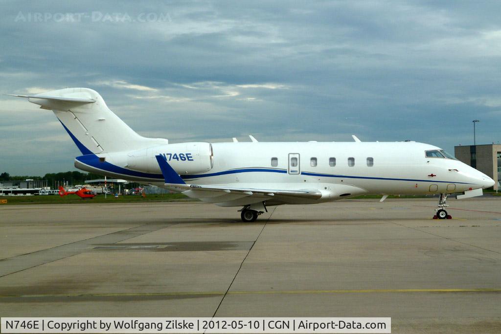 N746E, 2008 Bombardier Challenger 300 (BD-100-1A10) C/N 20207, visitor