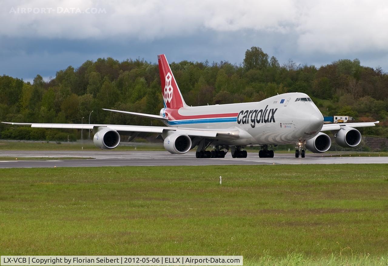 LX-VCB, 2010 Boeing 747-8R7F C/N 35806, Lining up 24