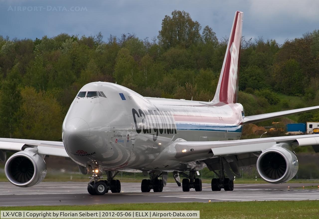 LX-VCB, 2010 Boeing 747-8R7F C/N 35806, lining up 24