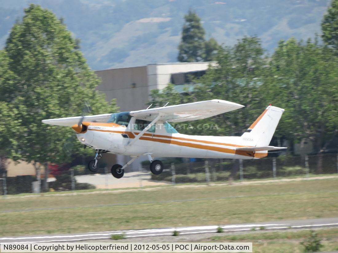 N89084, 1978 Cessna 152 C/N 15282623, Lifting off westbound