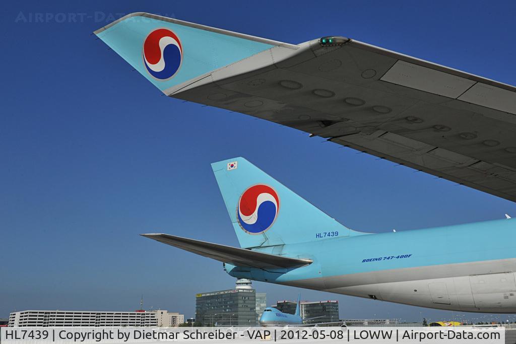 HL7439, 2003 Boeing 747-4B5F/SCD C/N 33516, Korean Air Boeing 747-400