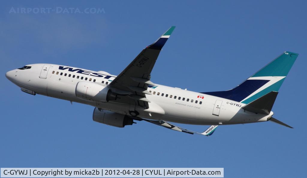 C-GYWJ, 2006 Boeing 737-7CT C/N 32772, Take Off 24L