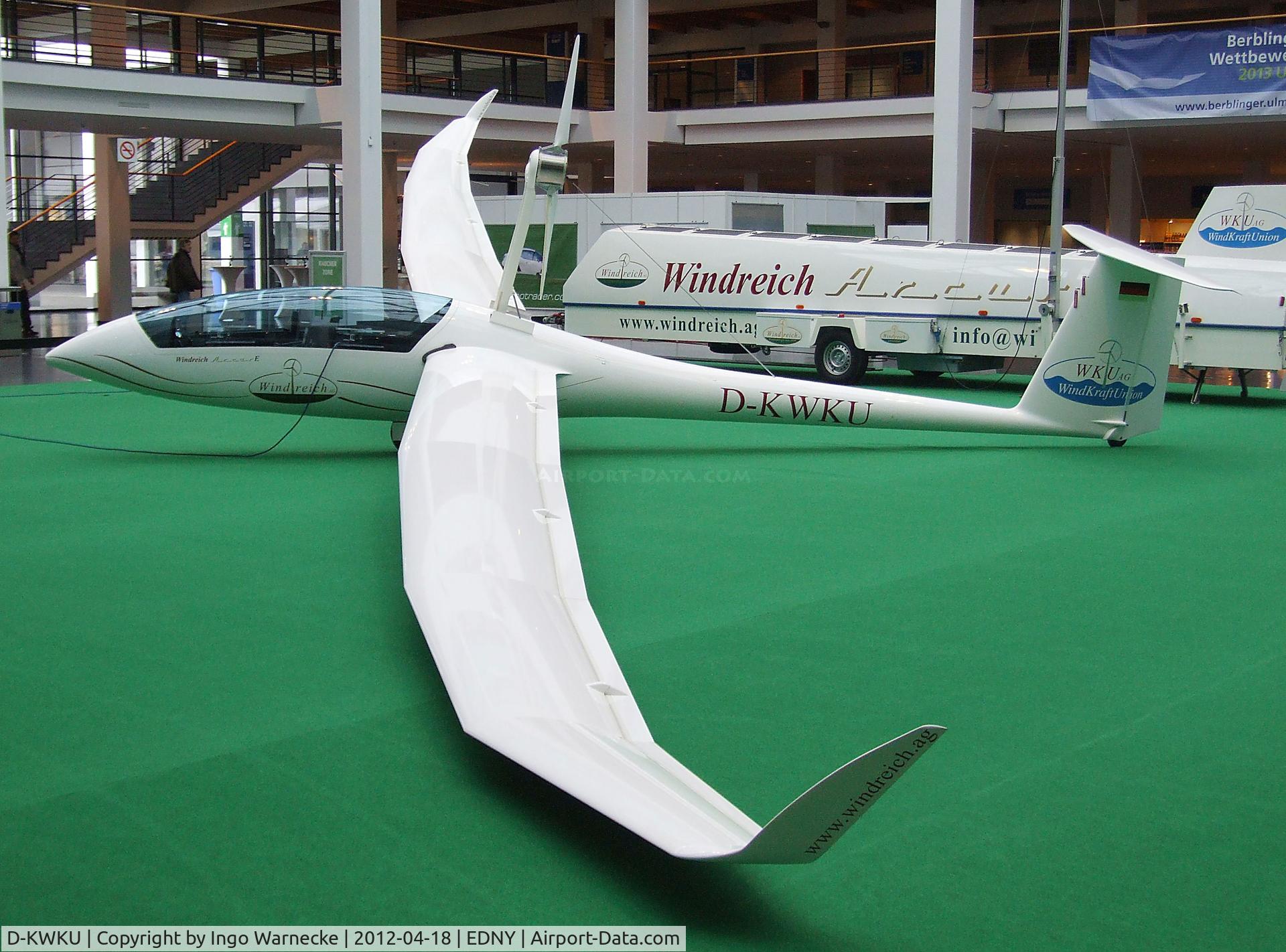 D-KWKU, Schempp-Hirth Arcus E C/N 1, Schempp-Hirth Arcus E at the Aero 2012, Friedrichshafen